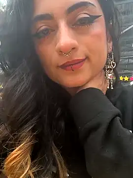 Lila Desiree online show from 7, 3, 2025