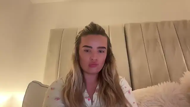 Snapshot of maisiesmithx chatting on 4, 6, 2026 maisiesmithx online show from 4, 6, 2026