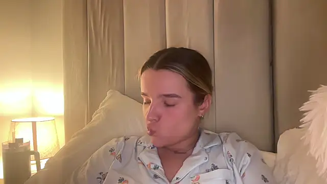 Snapshot of maisiesmithx chatting on 5, 7, 2026 maisiesmithx online show from 5, 7, 2026