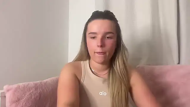 Snapshot of maisiesmithx chatting on 31, 7, 2026 maisiesmithx online show from 31, 7, 2026
