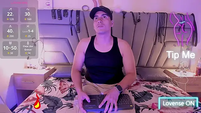 Snapshot of Vale_n_Matt chatting on 4, 10, 2025 Vale n Matt online show from 4, 10, 2025