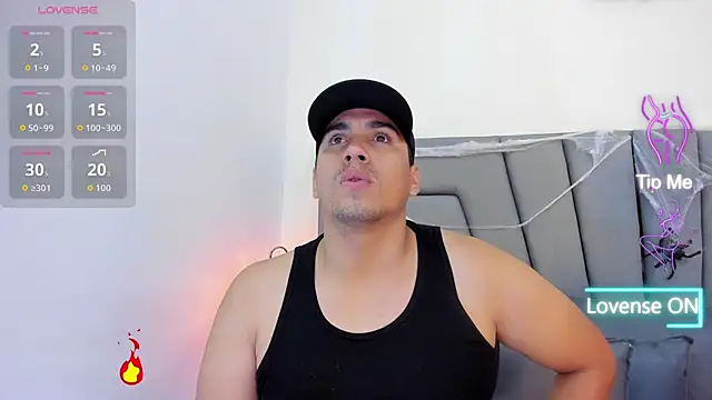 Snapshot of Vale_n_Matt chatting on 23, 10, 2025 Vale n Matt online show from 23, 10, 2025