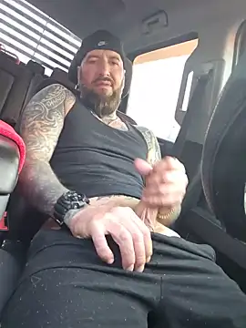 Snapshot of Beardedtattood chatting on 16, 7, 2026 Beardedtattood online show from 16, 7, 2026