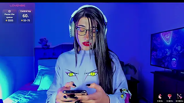 Lararose01 online show from 12, 12, 2024