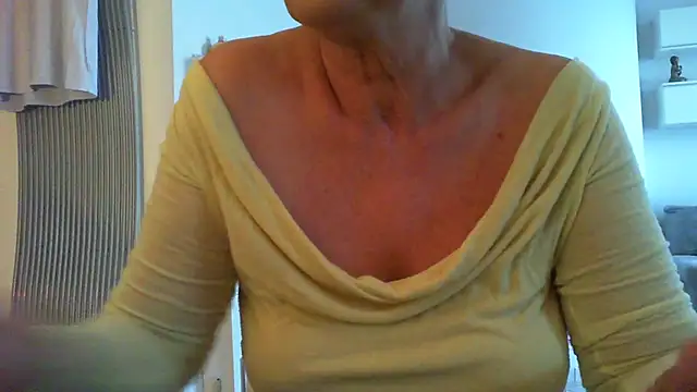 Snapshot of __Angel78__ chatting on 1, 10, 2025 Angel78 online show from 1, 10, 2025