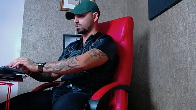 Snapshot of NigelBoydXXX chatting on 23, 1, 2025 NigelBoydXXX online show from 23, 1, 2025
