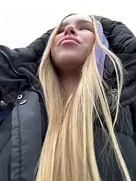 mur girl online show from 2, 3, 2025