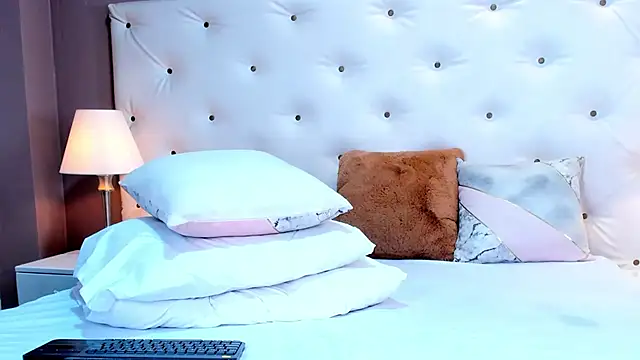 Violet Grace online show from 4, 3, 2025