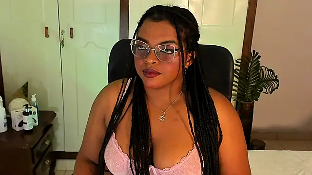 Snapshot of conielaurenth chatting on 21, 9, 2025 conielaurenth online show from 21, 9, 2025