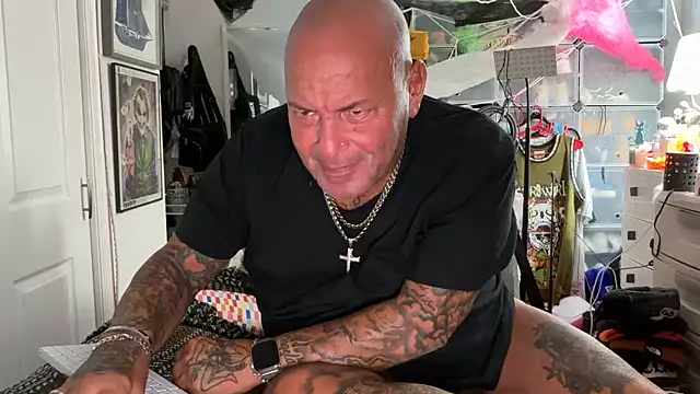 joeytatts66 online show from 28, 9, 2025