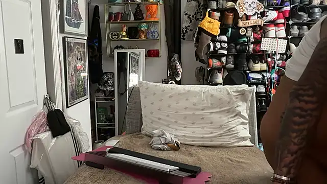 joeytatts66 online show from 15, 2, 2026