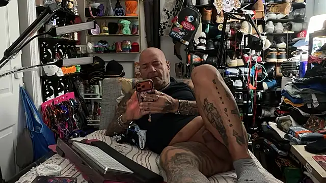 Snapshot of joeytatts66 chatting on 24, 6, 2026 joeytatts66 online show from 24, 6, 2026