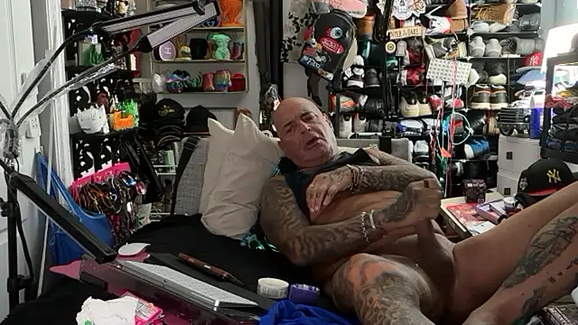Snapshot of joeytatts66 chatting on 2, 7, 2026 joeytatts66 online show from 2, 7, 2026