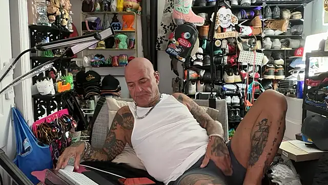 Snapshot of joeytatts66 chatting on 13, 7, 2026 joeytatts66 online show from 13, 7, 2026