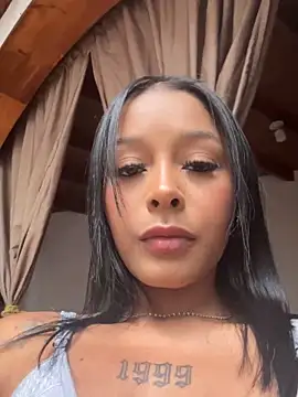 Snapshot of natali_henao chatting on 12, 11, 2025 natali henao online show from 12, 11, 2025