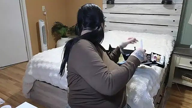 TexasTattooedHouseWife online show from 3, 2, 2026