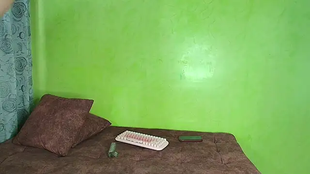 YellowCouple online show from 1, 10, 2025