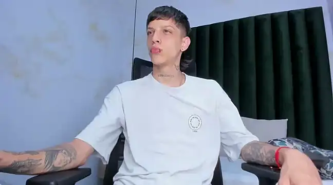 Snapshot of Adam_hard_ chatting on 4, 12, 2024 Adam hard  online show from 4, 12, 2024