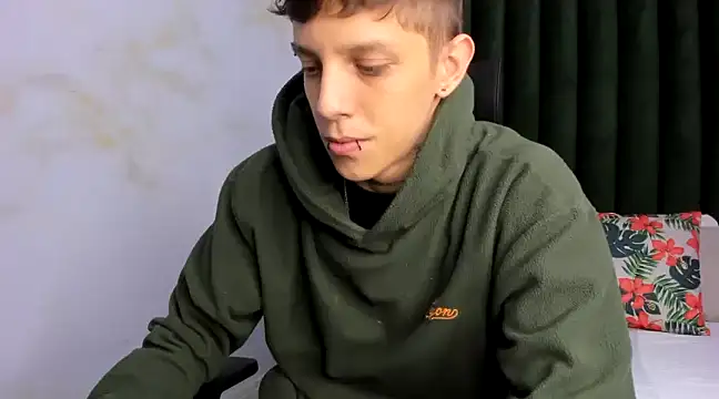 Snapshot of Adam_hard_ chatting on 4, 3, 2025 Adam hard  online show from 4, 3, 2025