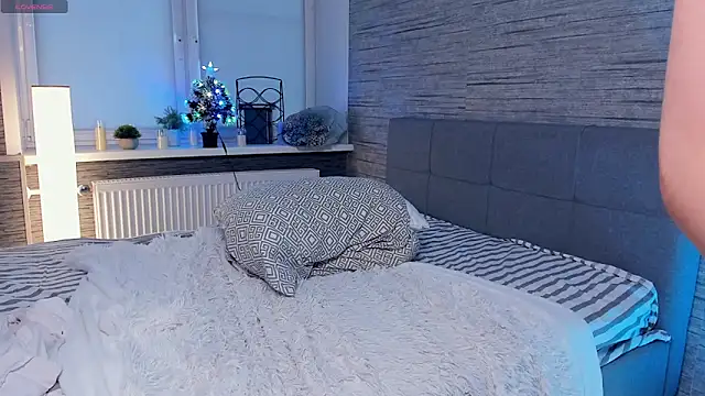 MerylHedley online show from 12, 1, 2025