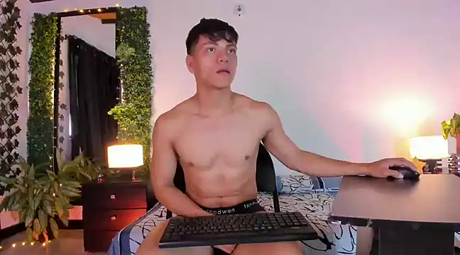 Valentino  X online show from 28, 2, 2025