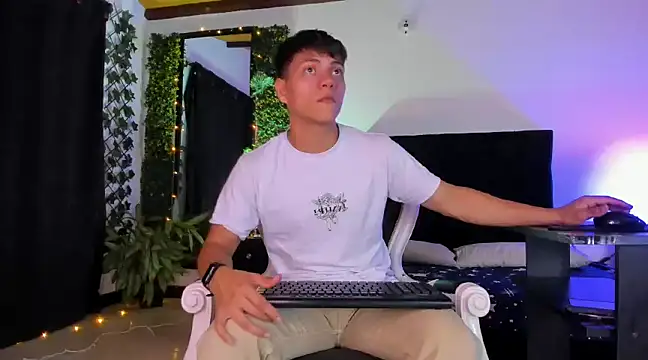 Valentino  X online show from 10, 3, 2025