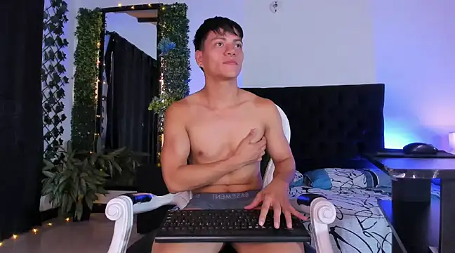 Valentino  X online show from 11, 3, 2025