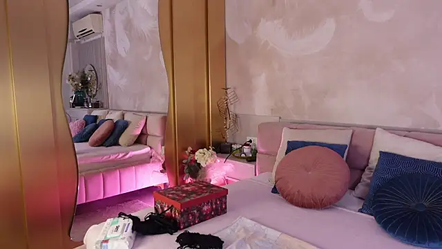 JullyBlair online show from 19, 11, 2025