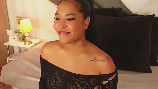 IzzyyBeelmonth online show from 28, 12, 2024