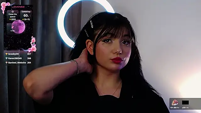 AveryWillow online show from 5, 3, 2025