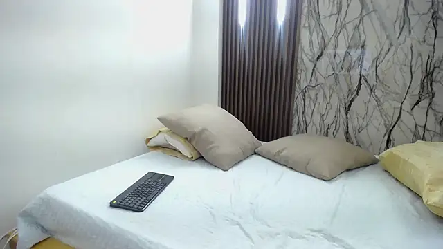 MartinaGuzmann online show from 15, 2, 2025