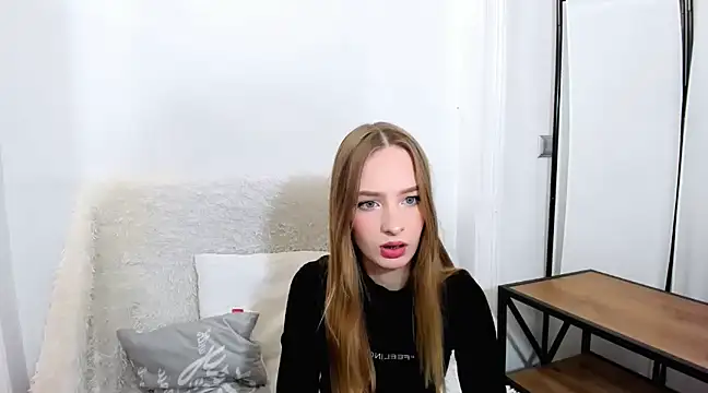 Snapshot of LilaGold chatting on 6, 12, 2024 LilaGold online show from 6, 12, 2024