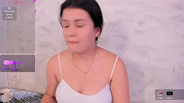 Elalove  online show from 15, 10, 2025