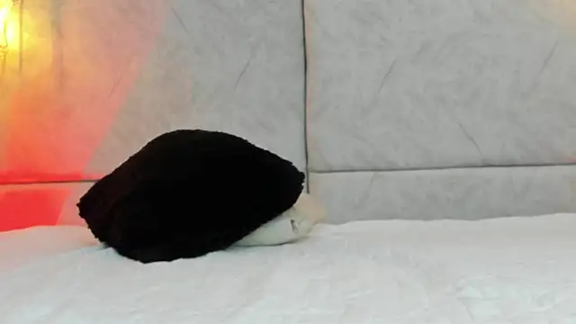 naomiii   online show from 1, 4, 2026