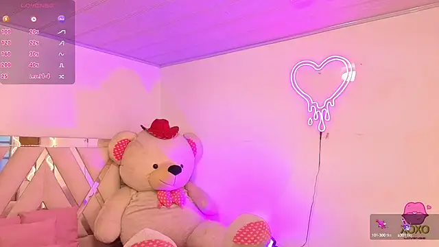 Snapshot of Jazmin_tay chatting on 3, 10, 2025 Jazmin tay online show from 3, 10, 2025