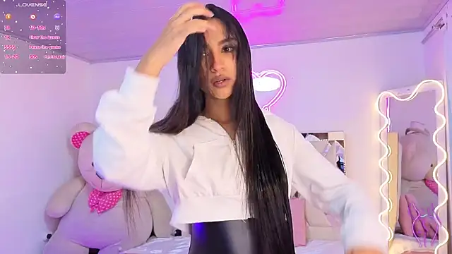 Jazmin tay online show from 11, 11, 2025