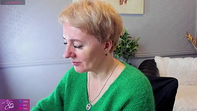 Nika Smit online show from 23, 12, 2024