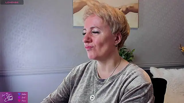 Nika Smit online show from 23, 12, 2024