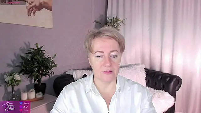 Nika Smit online show from 5, 1, 2025