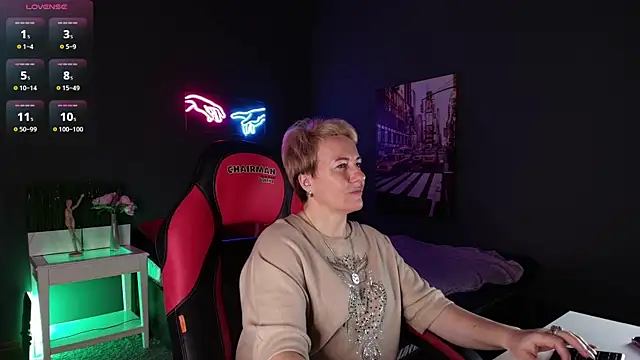 Nika Smit online show from 3, 10, 2025