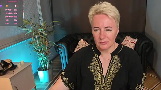Nika Smit online show from 3, 7, 2026