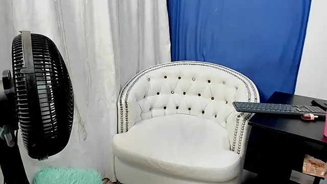 Analia18  online show from 14, 1, 2025