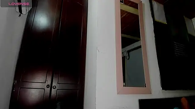 Nenita Hot  online show from 7, 10, 2025