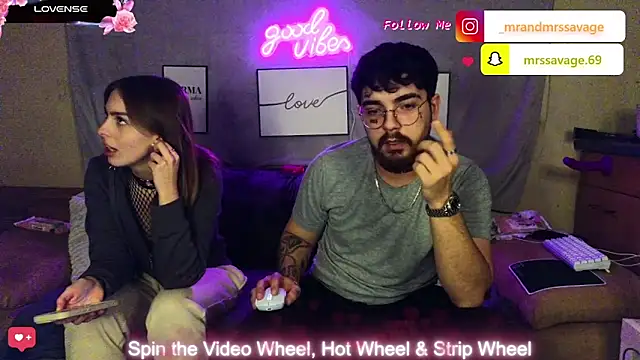 MrAndMrsSavage online show from 17, 1, 2025