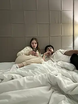 MrAndMrsSavage online show from 22, 3, 2025