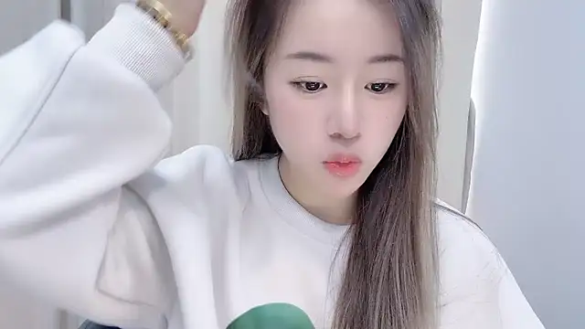 Snapshot of chloe-01 chatting on 15, 12, 2024 chloe-01 online show from 15, 12, 2024