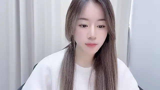 Snapshot of chloe-01 chatting on 17, 12, 2024 chloe-01 online show from 17, 12, 2024