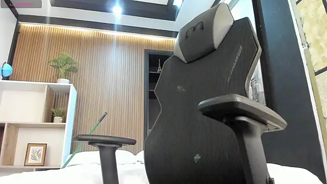 MaximusDick1  online show from 16, 3, 2026