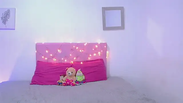 issa kitty online show from 18, 3, 2025