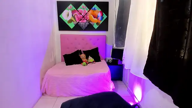 issa kitty online show from 26, 11, 2025